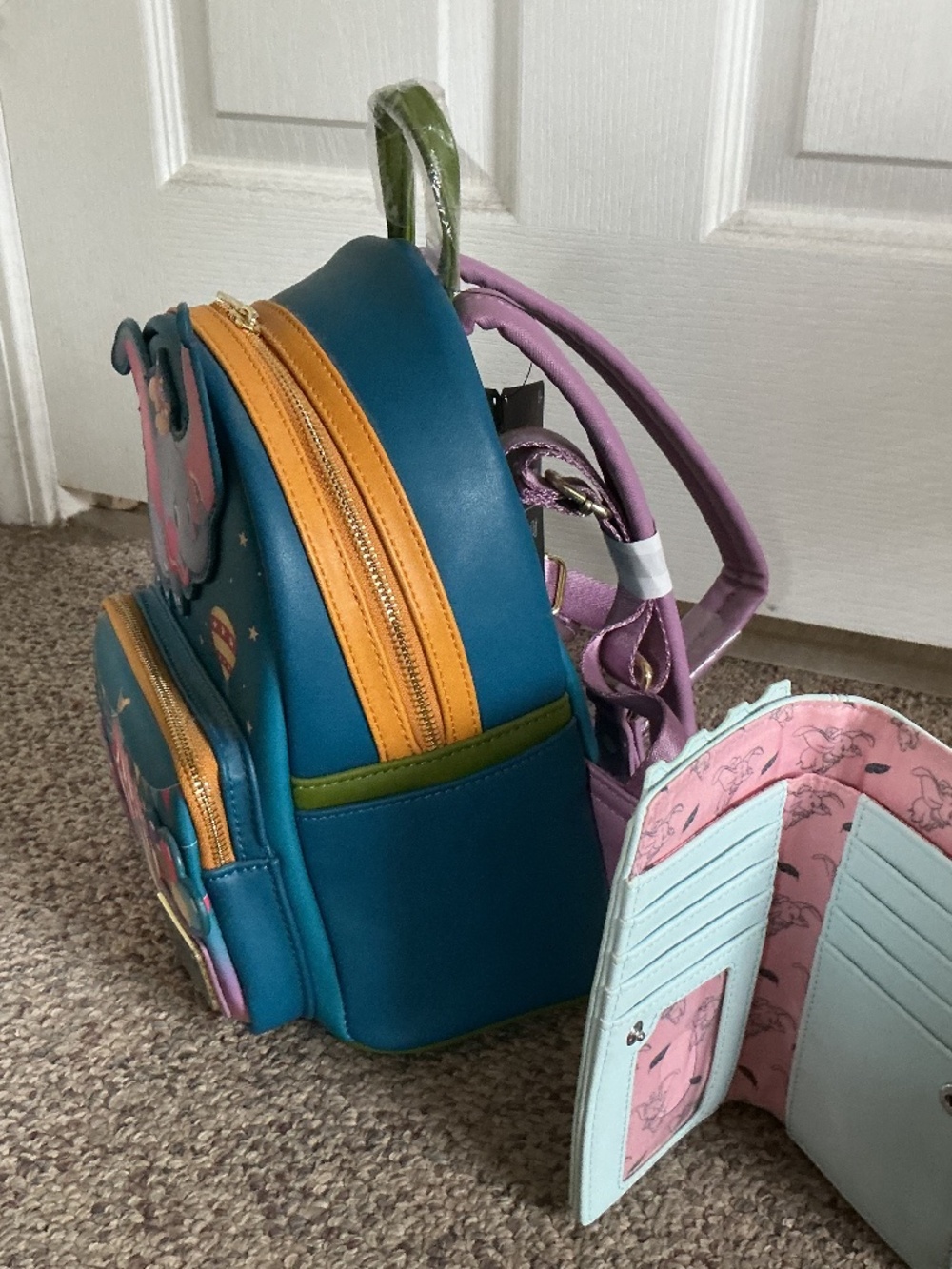 Disney Loungefly dumbo backpack with matching wallet set - Picture 5 of 5